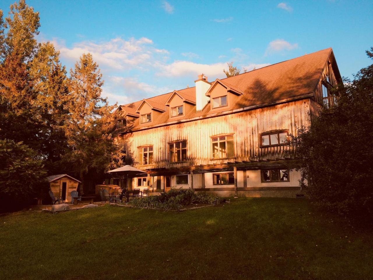 La Grange Country Inn ウェークフィールド エクステリア 写真